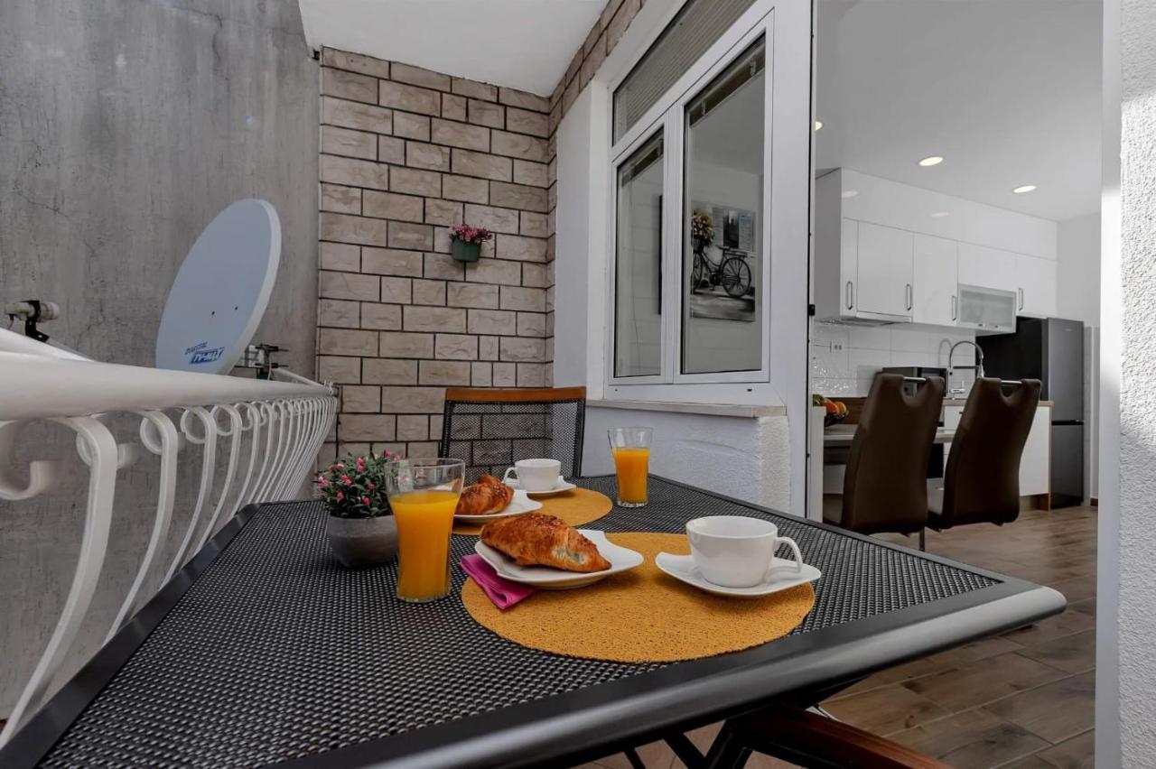 Apartman Meri Макарска Екстериор снимка